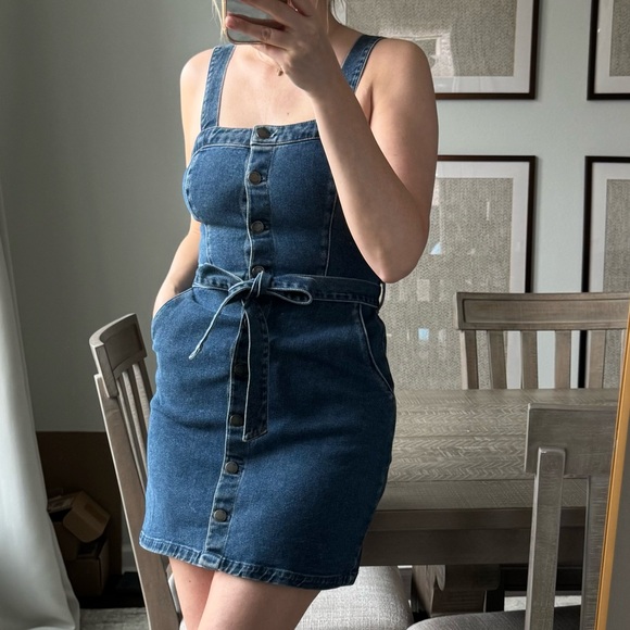 Hollister Medium Color Denim Button-Down Adjustable Strap Dress With Belt - Picture 13 of 16